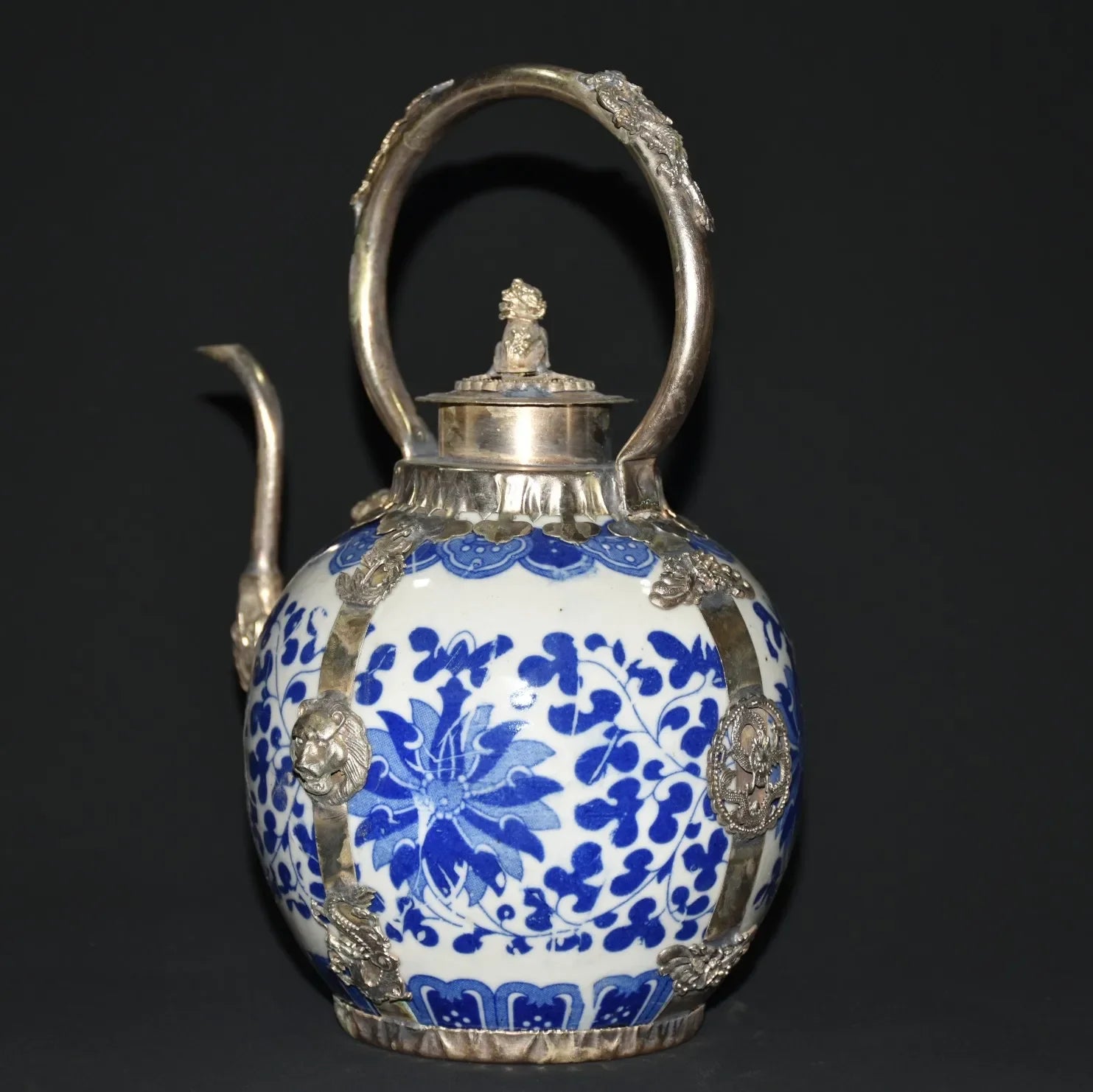 Ancienne théière en porcelaine bleu