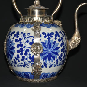 Ancienne théière en porcelaine bleu